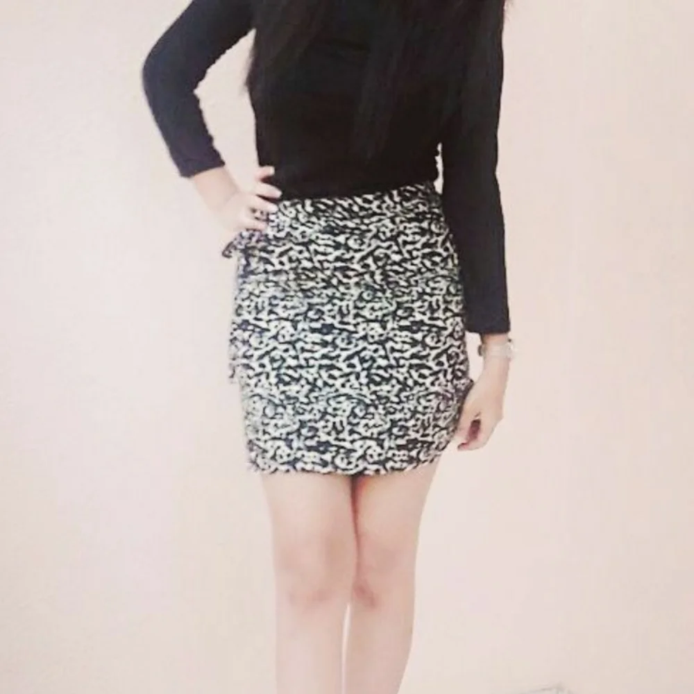 Animal print overlap skirt or wear it as a top - Picture 2 of 2